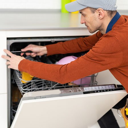 Tulare-Appliance-Repair-Men-image_08